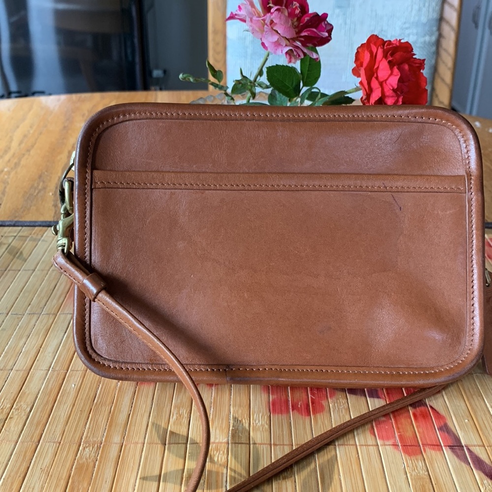 Vintage Coach Leather Carnival Crossbody 9925 - Picture 2 of 9